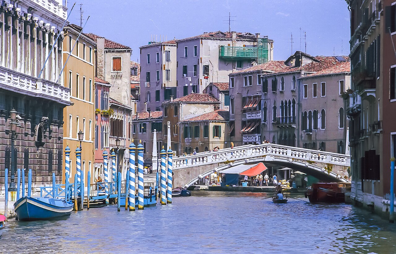 Ponte delle Guglie am Canale di Cannaregio in Venedig
