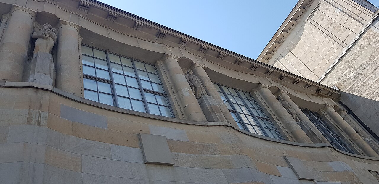 Fassade des Kunsthaus Zürich am Heimplatz