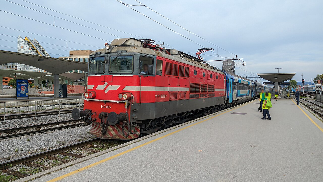 Internationaler SŽ-Zug Citadella in Ljubljana