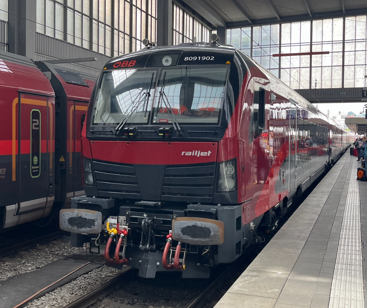 ÖBB Railjet der 2. Generation in München